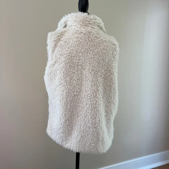 Anne French Women's White Faux Fur Size L - Picture 2 of 6